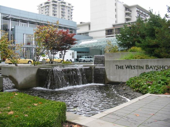 Westin Bayshore Hotel photo