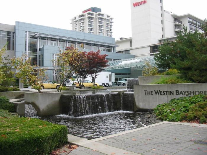 Westin Bayshore Hotel photo